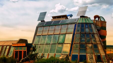 Earthships: wat we kunnen leren van de ultieme ecologische woning